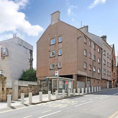 Joivy Contemporary Royal Mile Apartment With Balcony 爱丁堡 外观 照片