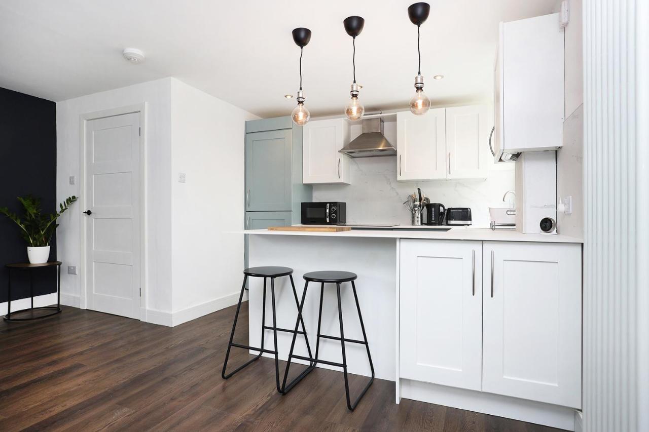 Joivy Contemporary Royal Mile Apartment With Balcony 爱丁堡 外观 照片