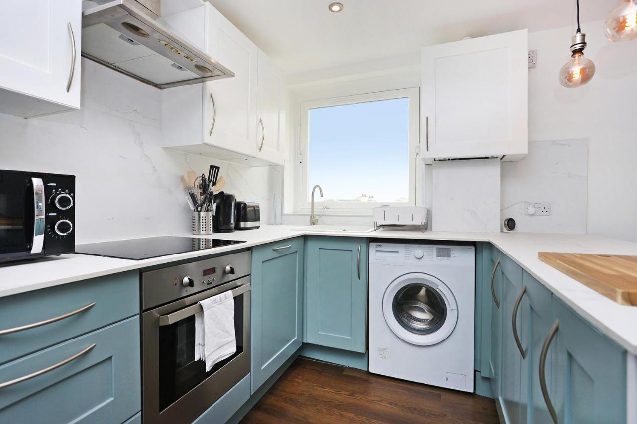 Joivy Contemporary Royal Mile Apartment With Balcony 爱丁堡 外观 照片