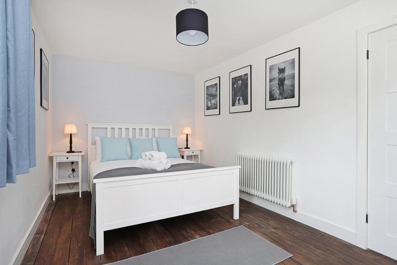 Joivy Contemporary Royal Mile Apartment With Balcony 爱丁堡 外观 照片